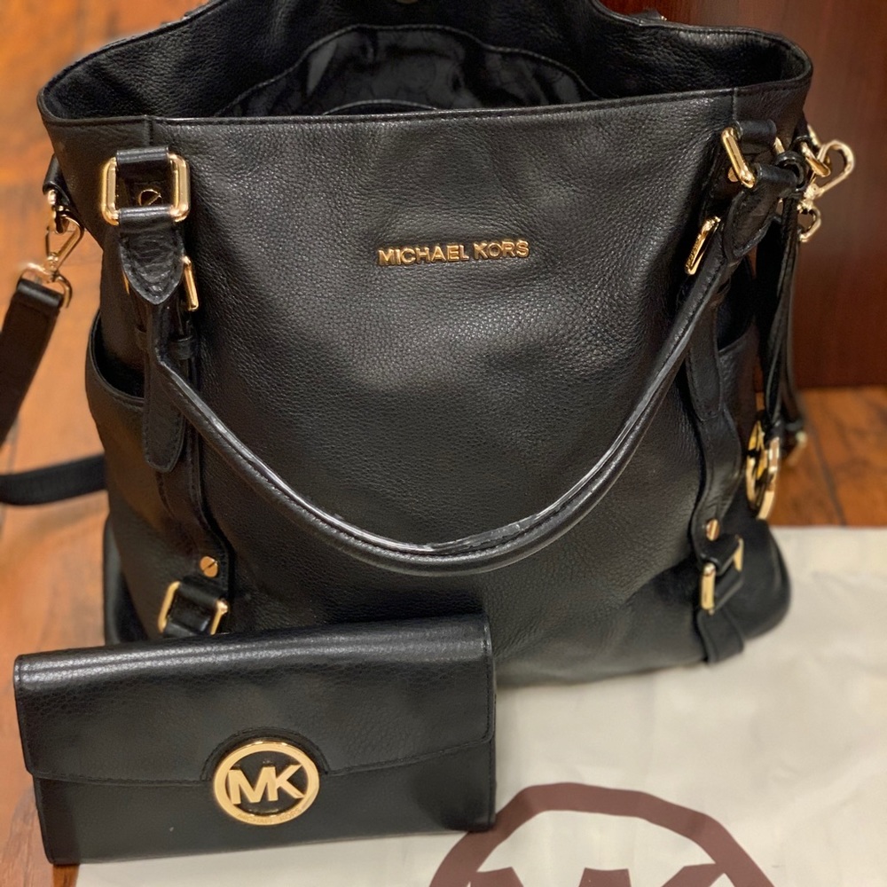 Michael Kors purse and matching wallet